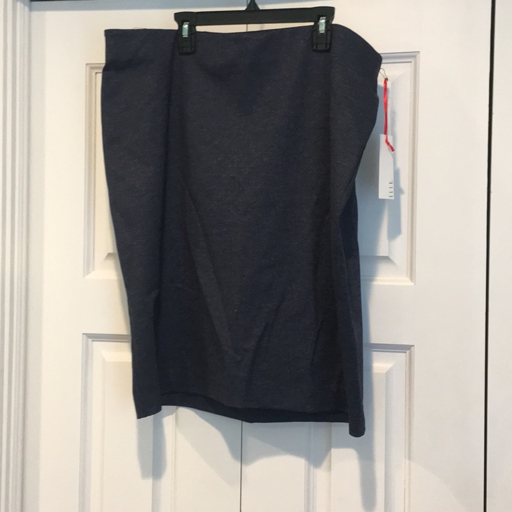 Elle skirt size xlarge brand new with tags